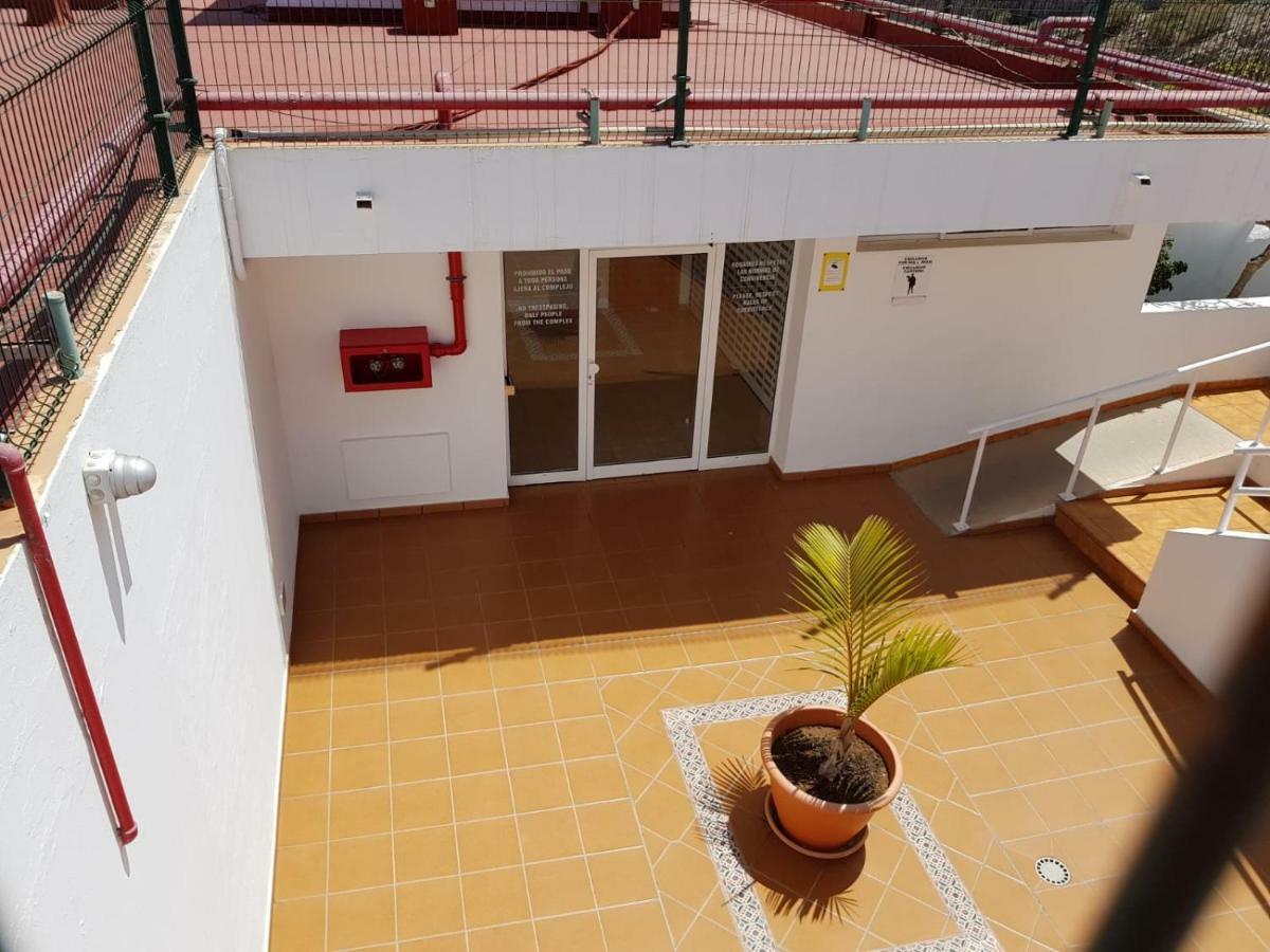 Apt With Terrace Facing Amadores Beach Exterior photo